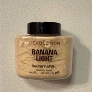 Revolution Banana Light Setting Powder